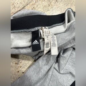 ♥️ GREY ADIDAS LEGGINGS SIZE M !!